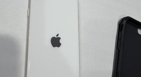 Good
													Apple iPhone SE 3rd Gen 2022 - Unlocked, Starlight, 64 GB, A2595, photo 5 of 12