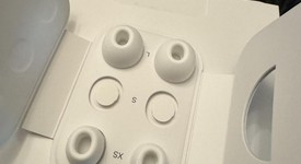 Used
													Apple AirPods Pro 2 - Lightning, photo 4 of 12