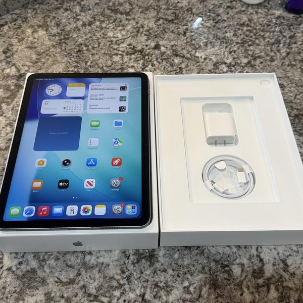 Apple iPad Air 13 inch (M3) 2025 - Unlocked, 256 GB, Gray