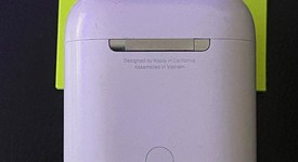 Used
													Apple AirPods 2nd Gen - Lightning Case, photo 3 of 5