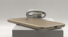 Good
													Apple iPhone 7 - AT&T, Gold, 32 GB, A1778, photo 4 of 11