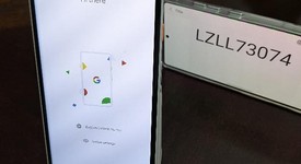 Mint
													Google Pixel 2 XL - Verizon, Black & White, 128 GB, Verizon Edition, photo 5 of 5