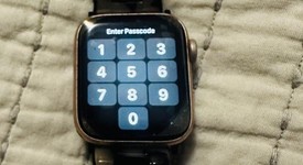 Mint
													Apple Watch Series 5 40mm - Gold, A2092 - GPS, Aluminum, photo 2 of 11