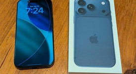 Mint
													Apple iPhone 17 Pro - Unlocked, Deep Blue, 256 GB, A3256, photo 3 of 10