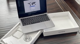Good
													MacBook Pro 2017 (With Touch Bar) - 13" - I7, Gray, 1 TB, 16 GB, photo 1 of 9
