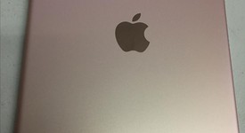 Good
													Apple iPad Pro 9.7" - Unlocked, Rose Gold, 128 GB, A1674, photo 3 of 7