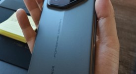 Mint
													Honor Magic7 Pro - Unlocked Non-US, Black, 1 TB, 16 GB, photo 3 of 10