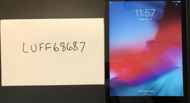 Mint
													Apple iPad Air - Wi-Fi, Gray, 32 GB, photo 3 of 11
