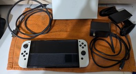 Good
													Nintendo Switch - OLED - White, 64 GB, photo 2 of 4