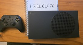Mint
													Xbox Series S (2020) - Black, 1 TB, photo 3 of 7