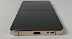 Good
													Samsung Galaxy Z Flip4 5G - AT&T, Rose Gold, 256 GB, 8 GB, SM-F721U, photo 4 of 7