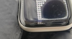 Good
													Apple Watch SE 2nd Gen 40mm - Unlocked, Starlight, A2726 - Cellular, Aluminum, photo 4 of 13