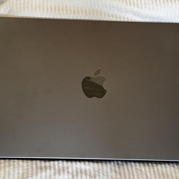 MacBook Pro 2024 - 14 inch - 1 TB, Space Black, 24 GB, Apple M4