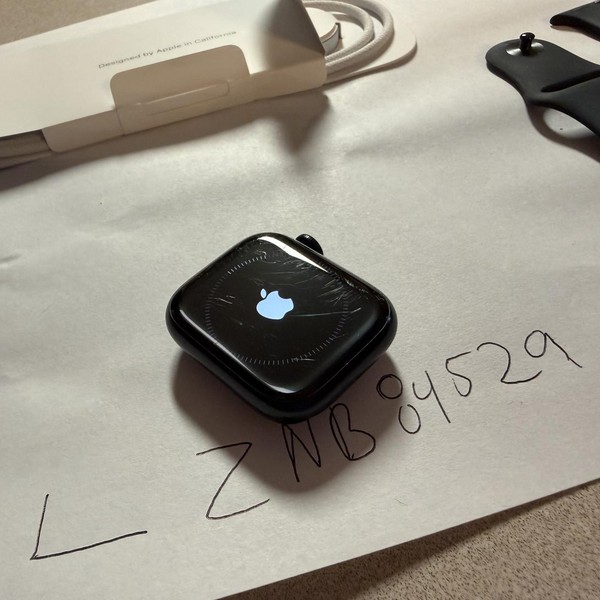 Apple Watch Series 8 41mm - Verizon, Midnight, A2772 - Cellular, Aluminum