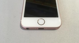 Good
													Apple iPhone SE 1st Gen 2016 - Unlocked, Rose Gold, 16 GB, A1662, photo 5 of 11