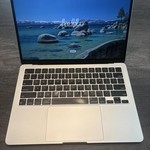 Good MacBook Air 2022 (M2) - 13 inch - 256 GB, Starlight, 8 GB, Apple M2