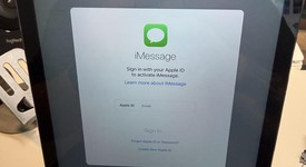 Good
													Apple iPad Air - Unlocked, Gray, 32 GB, photo 2 of 5