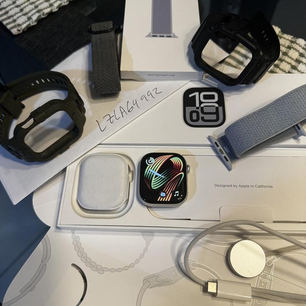 Apple Watch Series 10 46mm - Silver, A2999 - GPS, Aluminum