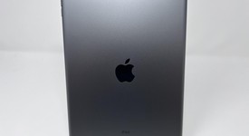 Mint
													Apple iPad 9th Gen - Unlocked, Gray, 64 GB, A2603, photo 2 of 6