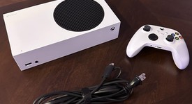 Mint
													Xbox Series S (2020) - White, 512 GB, photo 1 of 9