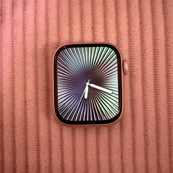 Apple Watch Series 8 41mm - Unlocked, Starlight, A2772 - Cellular, Aluminum