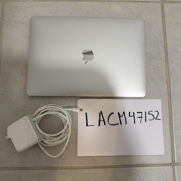 MacBook Air 2020 - 13 inch - 256 GB, Silver, 8 GB, Apple M1
