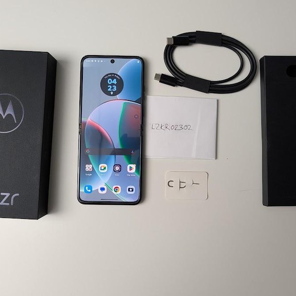 Motorola Razr (2023) - Unlocked, Sage, 128 GB, 8 GB