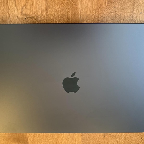 MacBook Pro Late 2023 (M3) - 16 inch - 512 GB, Black, 36 GB, Apple M3 Pro 12-core, 18-core GPU
