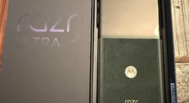 Mint
													Motorola Razr Ultra (2025) - T-Mobile, PANTONE Scarab, 512 GB, 16 GB, photo 2 of 11