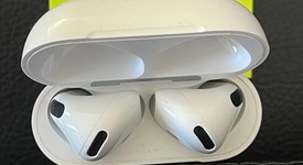 Used
													Apple AirPods 4th Gen - Standard, photo 1 of 5