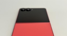 Good
													Samsung Galaxy Z Flip7 - T-Mobile, Coral, 256 GB, 12 GB, SM-F766U, photo 5 of 8