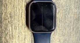 Fair
													Apple Watch Series 4 44mm - Gold, A1978 - GPS, Aluminum, photo 3 of 10