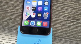 Good
													Apple iPhone SE 2nd Gen 2020 - Unlocked, Red, 128 GB, A2275, photo 6 of 6