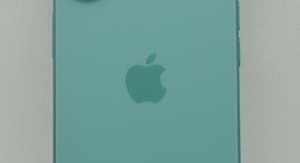 Mint
													Apple iPhone 16 - Unlocked, Teal, 128 GB, A3081, photo 3 of 11