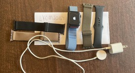 Fair
													Apple Watch SE 1st Gen 44mm - Gray, A2352 - GPS, Aluminum, photo 3 of 3
