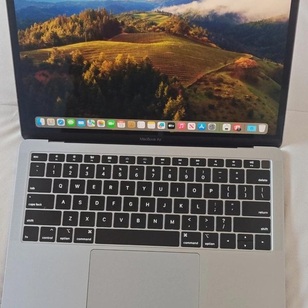 MacBook Air 2019 - 13 inch - 128 GB, Gray, 8 GB, Intel Core i5