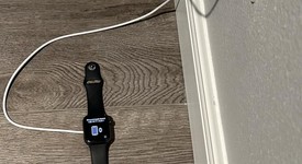 Good
													Apple Watch Series 8 45mm - Verizon, Graphite, A2774 - Cellular, Stainless, photo 3 of 7