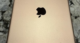 Good
													Apple iPad 6th Gen - AT&T, Gold, 128 GB, A1954, photo 5 of 7