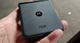 Good
													Motorola Razr Plus (2023) - Unlocked, Black, 256 GB, 8 GB, photo 5 of 12