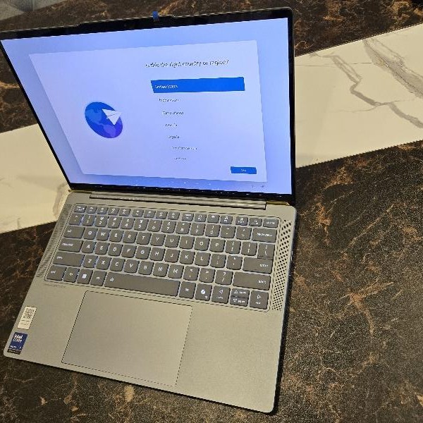 Lenovo IdeaPad Slim 7 - 1 TB, 16 GB, Intel Core Ultra 7