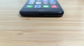 Fair
													Apple iPhone SE 3rd Gen 2022 - Unlocked, Midnight, 64 GB, A2595, photo 3 of 13
