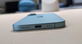 Mint
													Apple iPhone 16 - Unlocked, Teal, 128 GB, A3081, photo 5 of 9