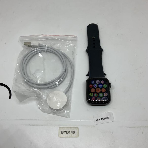 Apple Watch SE 1st Gen 40mm - Gray, A2351 - GPS, Aluminum