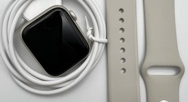 Mint
													Apple Watch SE 2nd Gen 40mm - Midnight, A2722 - GPS, Aluminum, photo 2 of 8