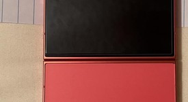 Good
													Samsung Galaxy Z Flip7 - Unlocked, Coral, 256 GB, 12 GB, SM-F766U1, photo 5 of 6