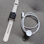 Good Apple Watch SE (2nd Gen) 40mm - Unlocked, Starlight, A2726 - Cellular, Aluminum