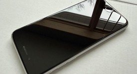 Good
													Apple iPhone SE 2nd Gen 2020 - Unlocked, White, 128 GB, A2275, photo 3 of 11