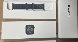 Good
													Apple Watch SE 2nd Gen 44mm - Midnight, A2723 - GPS, Aluminum, photo 1 of 11