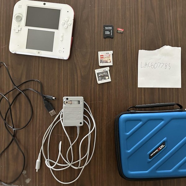 Nintendo 2DS - 1 GB, Scarlet Red