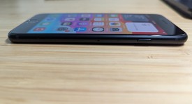 Good
													Apple iPhone SE 3rd Gen 2022 - T-Mobile, Midnight, 64 GB, A2595, photo 4 of 13